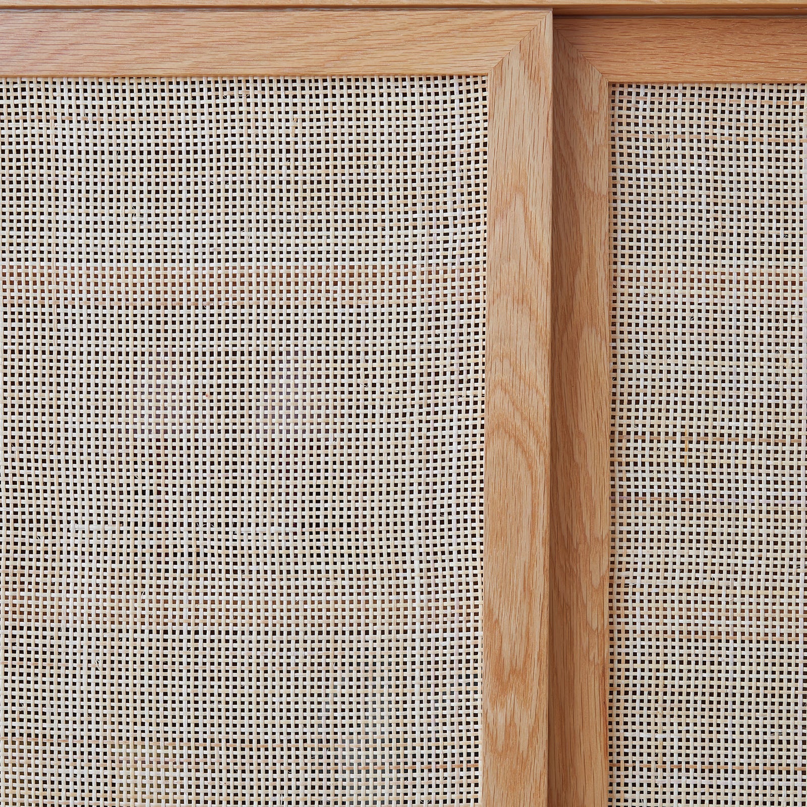 Torii Sideboard / Türen aus geflochtenem Rattan und Glasplatte